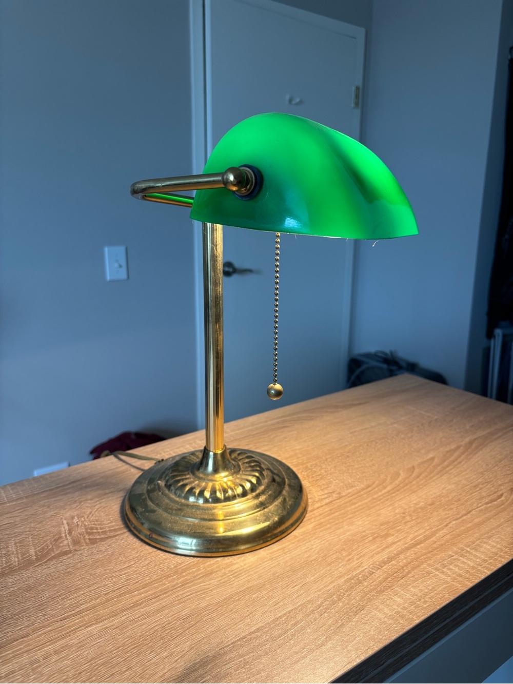 Vintage Green Bankers Lamp with Brass Base - Picture 3 of 3